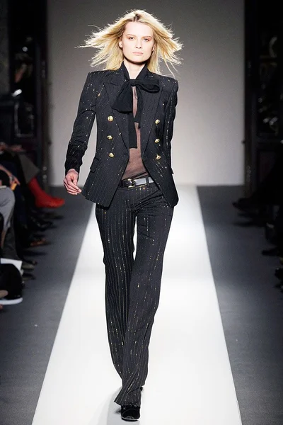 Look 9